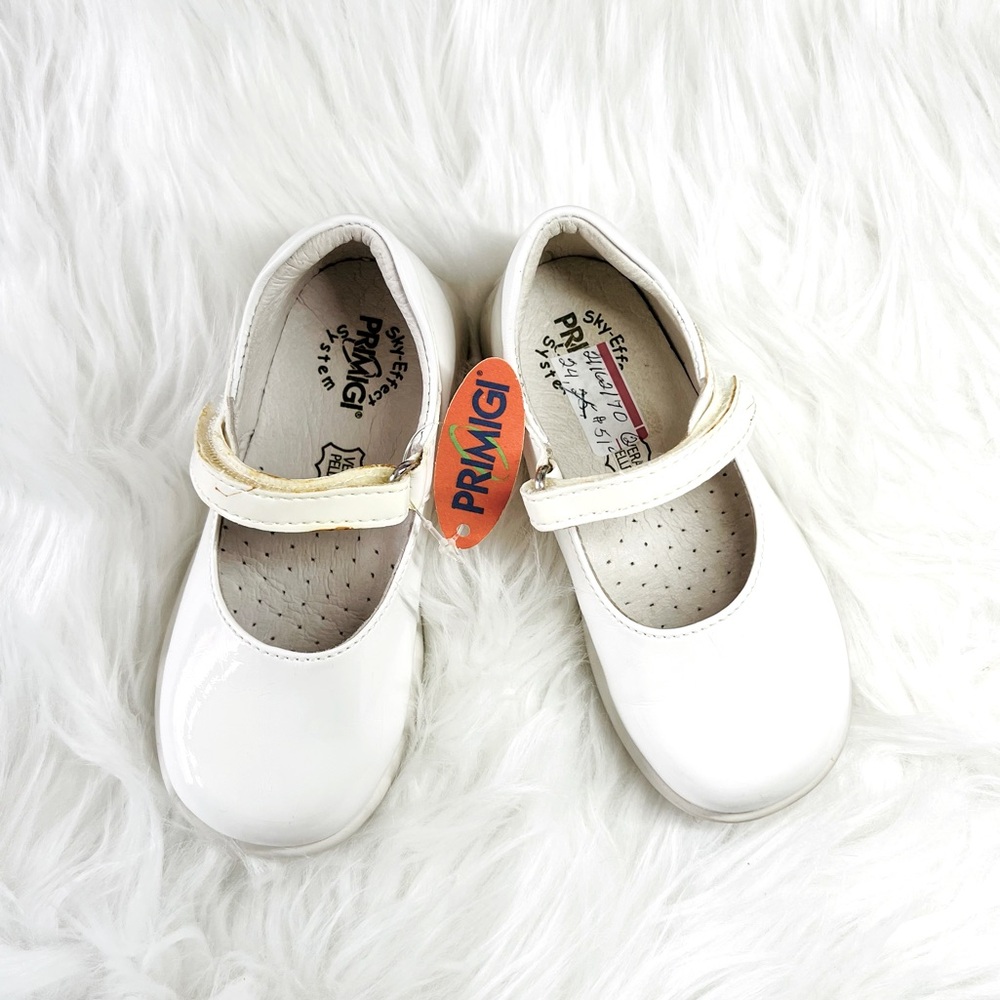 Primigi little girl white dress shoes EU 24, US 7.5-8